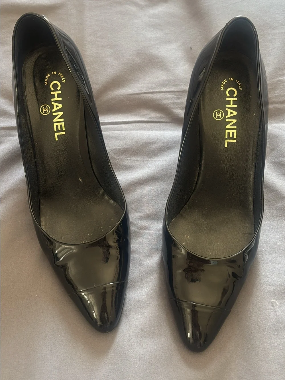 CHANEL Black Patent Leather Pointed-Toe Pumps with Gold Logo